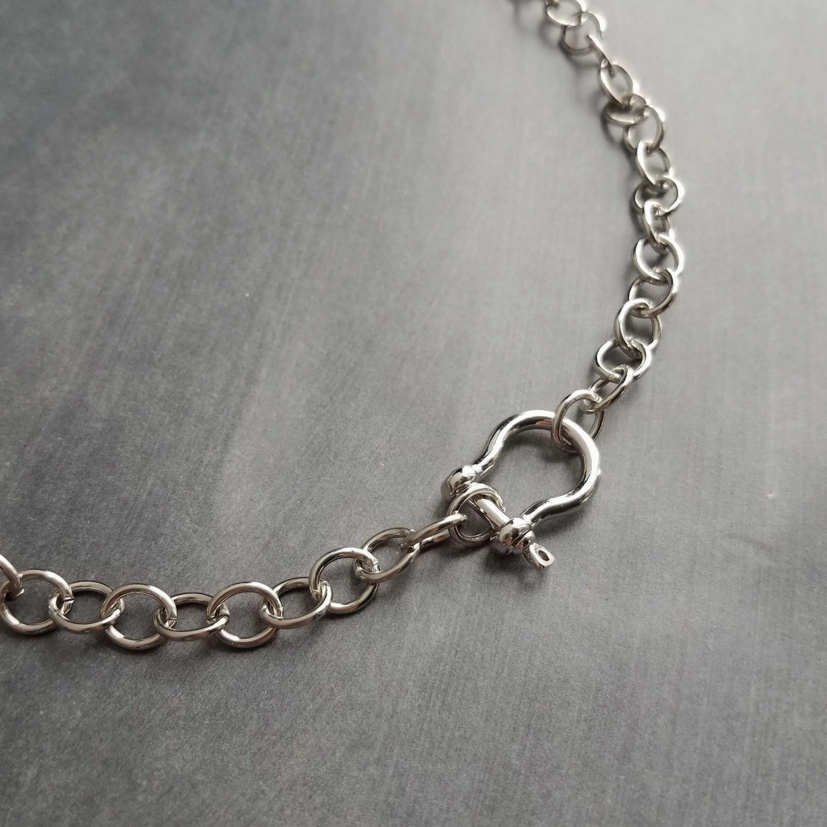 Chunky Silver Chain, front clasp necklace, large link chain, horseshoe clasp necklace, screw clasp chain, big round link chain, stainless