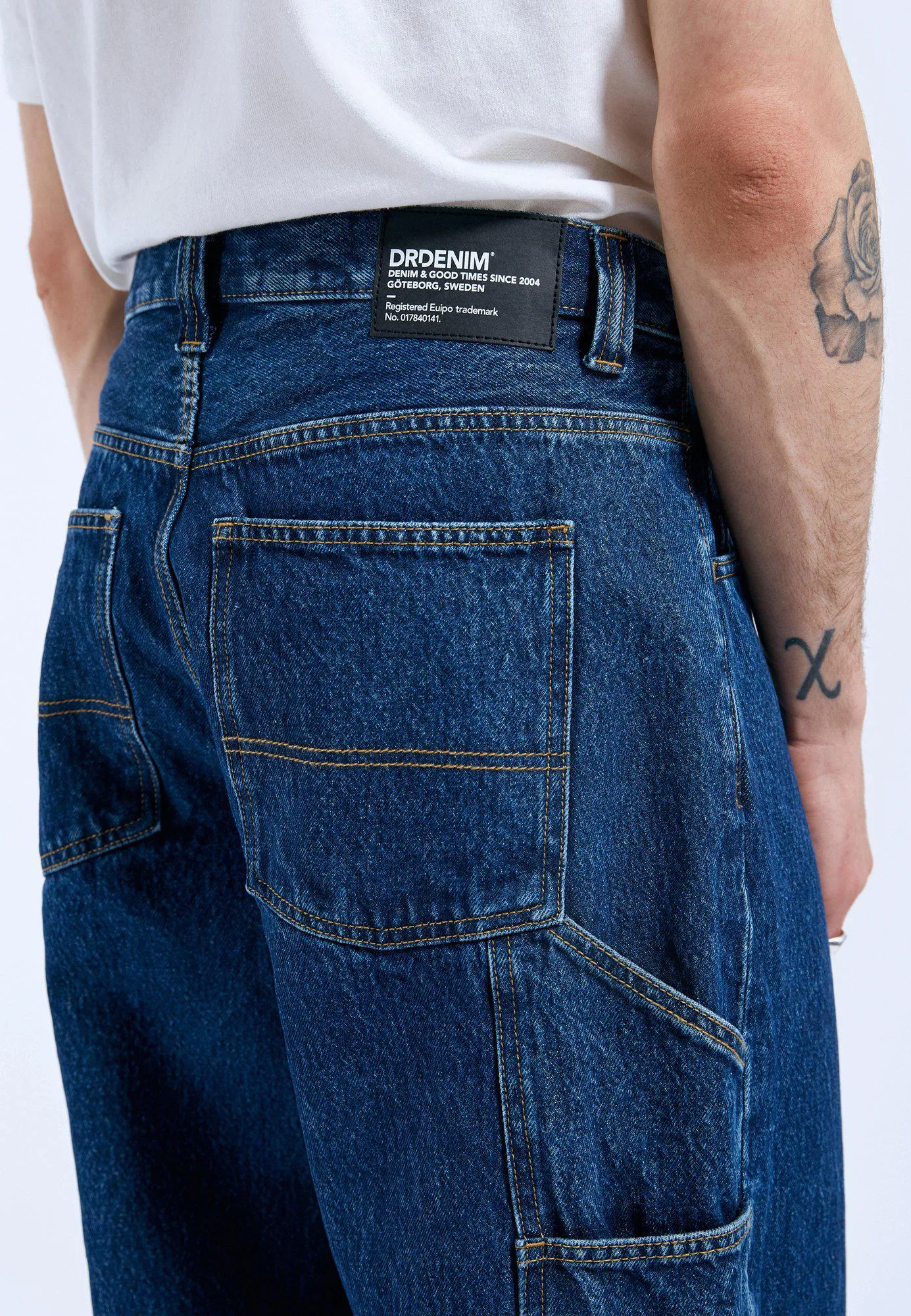 Colt Worker Cargo - Stream Dark Retro