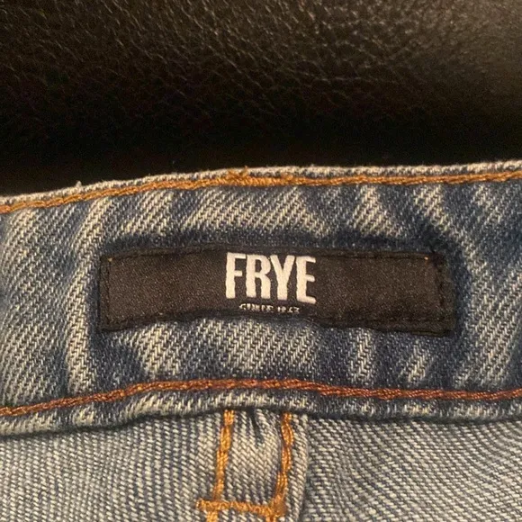 Frye The Stevie Straight Jeans