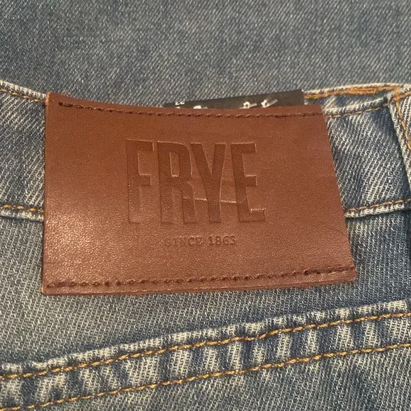Frye The Stevie Straight Jeans