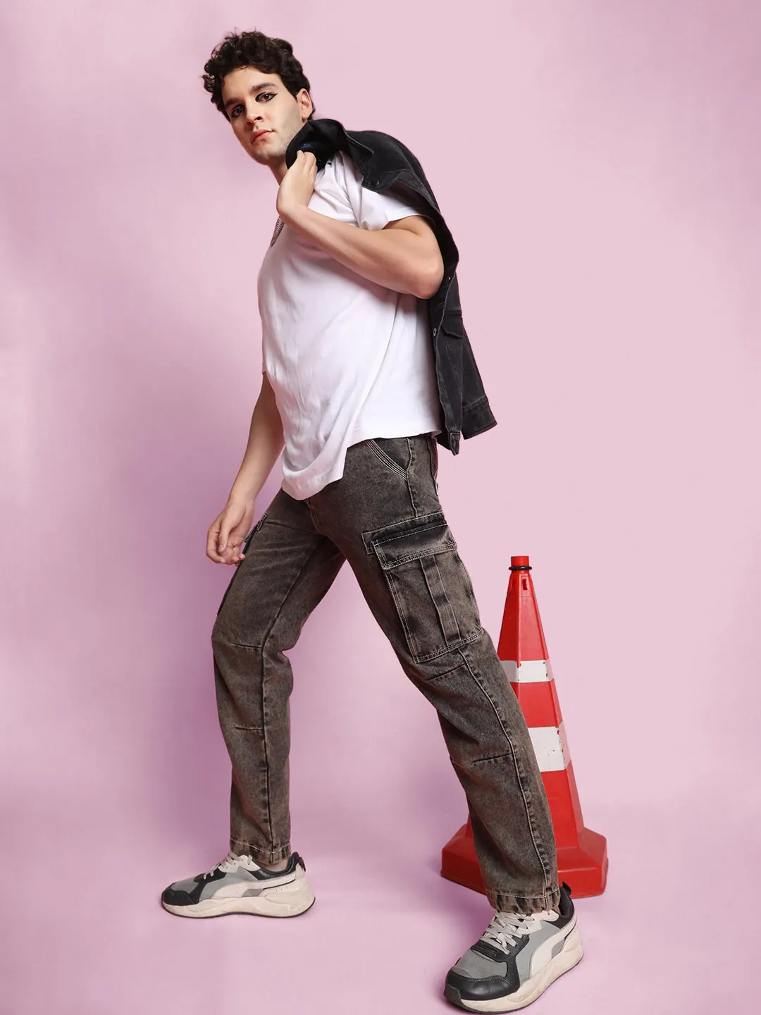 Men Charcoal Cropped Loose Fit Solid Cargo Jeans