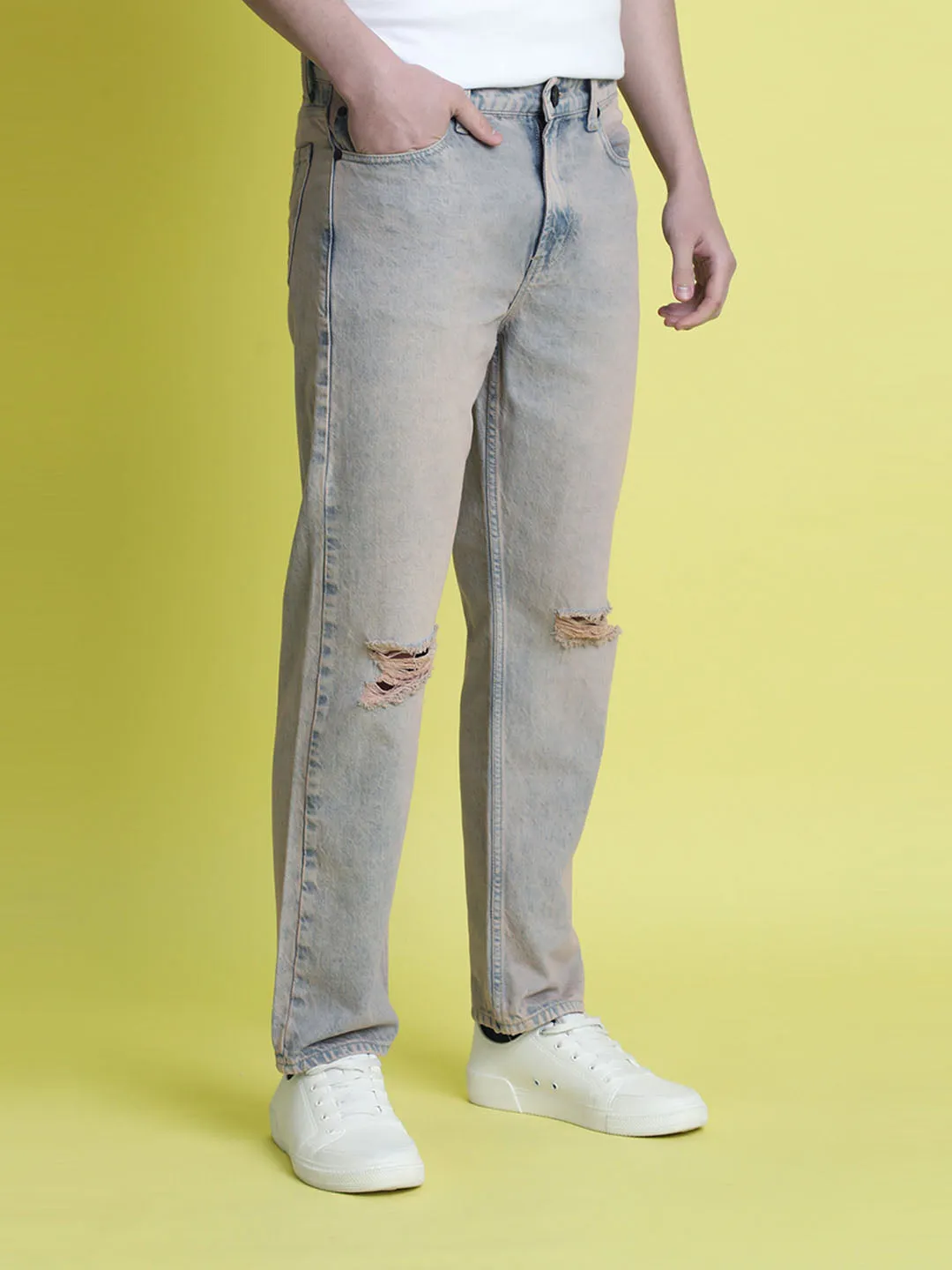 Men Relaxed Fit Tinted Lightly Distressed Jeans