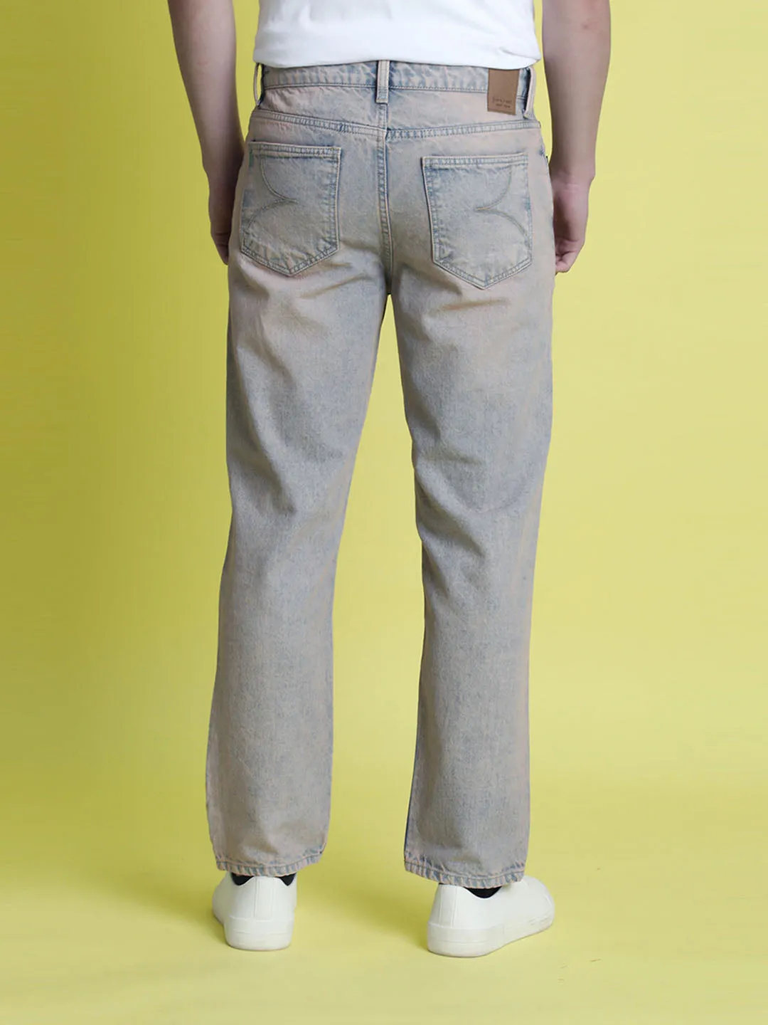 Men Relaxed Fit Tinted Lightly Distressed Jeans