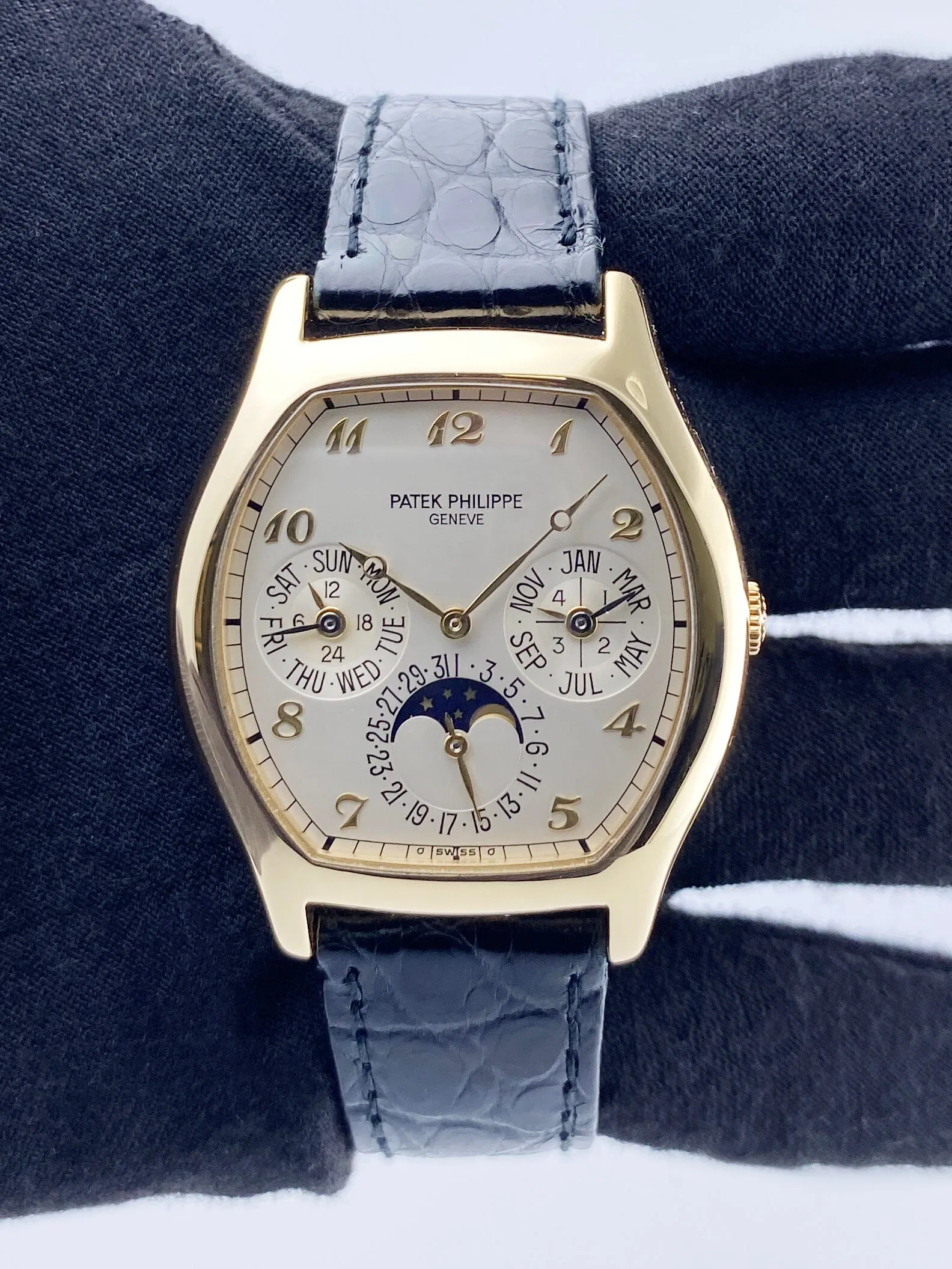 Patek Philippe Perpetual Calendar 5040J Mens Watch Box Papers