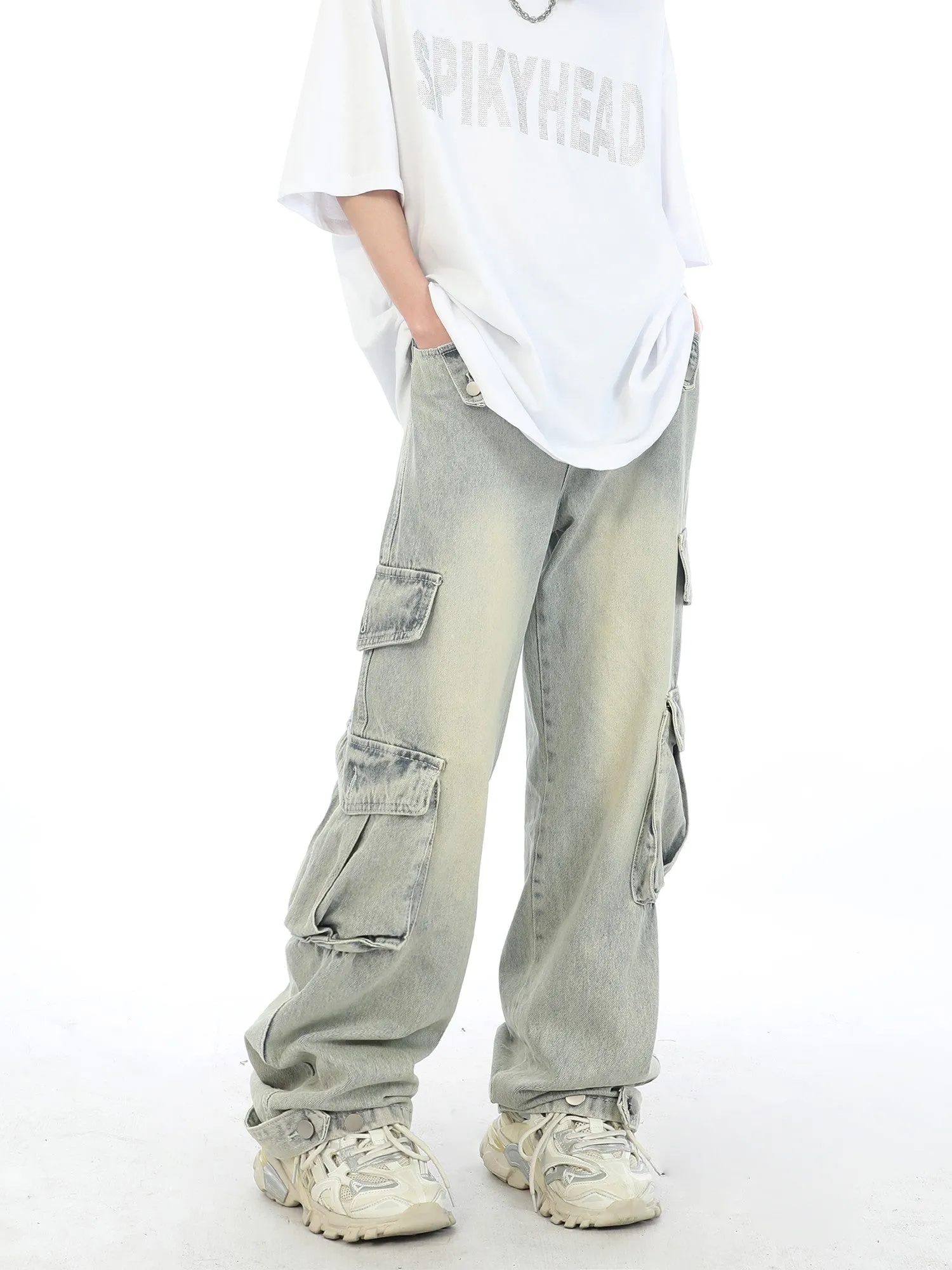 Relaxed Fit Cargo Jeans