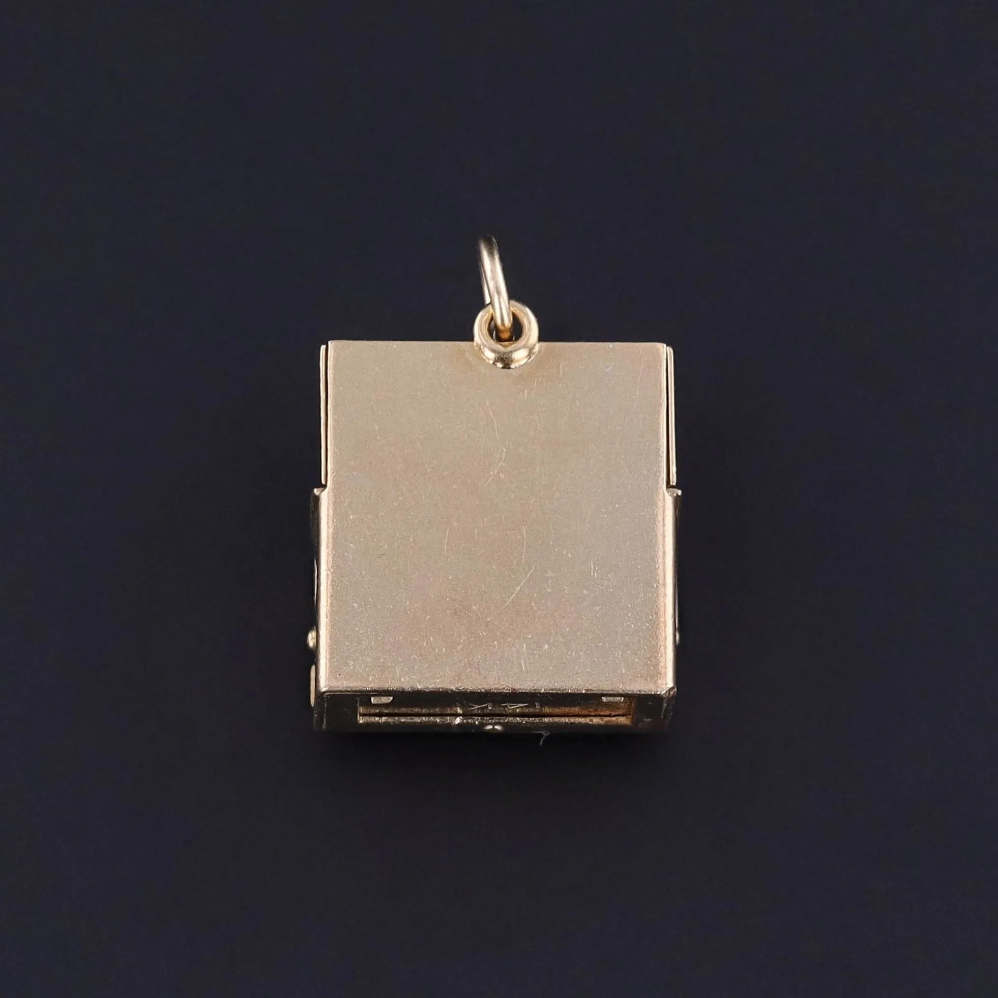 Vintage Movable Stove or Oven Charm of 14k Gold
