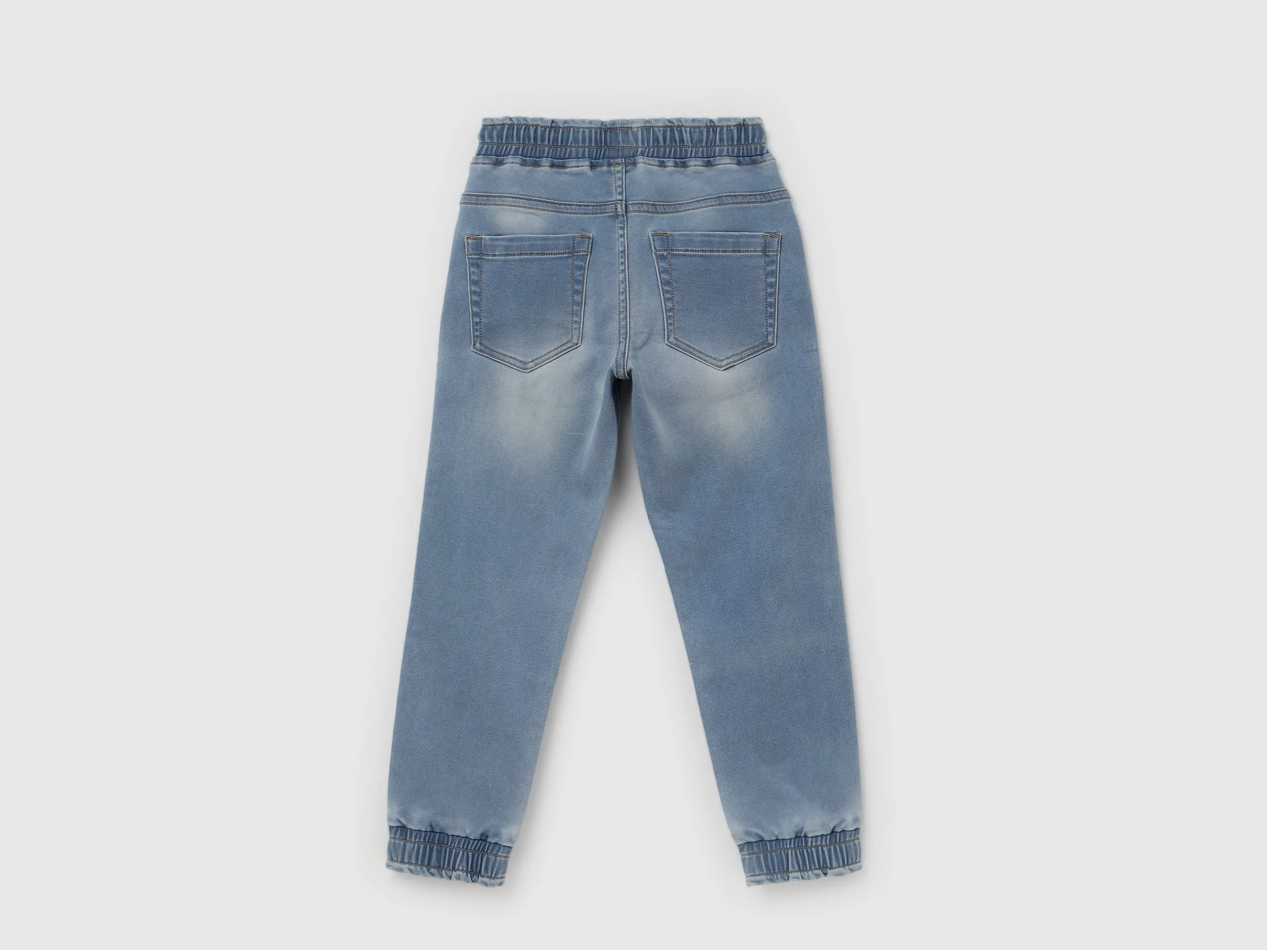 Washed Jogger Fit Jeans
