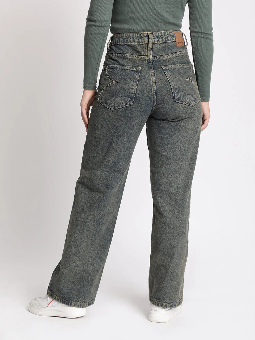 Women Blue Tinted Relax Fit Jeans
