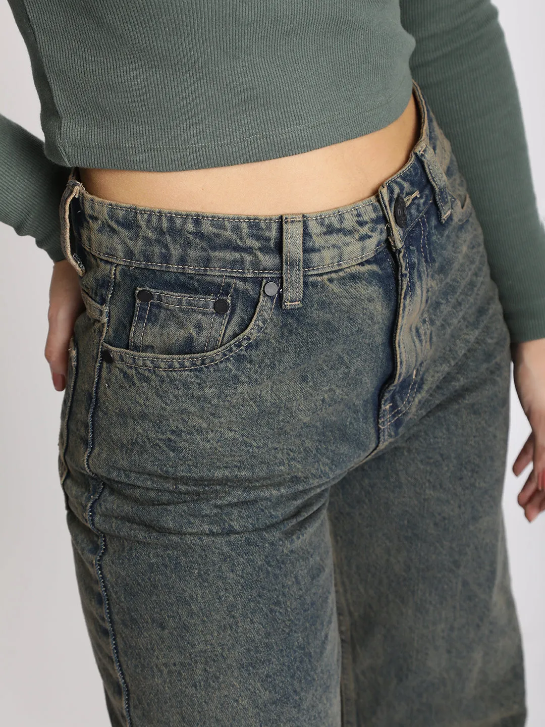 Women Blue Tinted Relax Fit Jeans