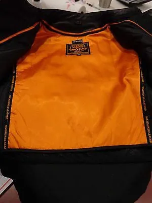 WOMEN'S MOTORCYCLE REFLECTIVE STAR JACKET W/RIVET DETAILING W/2 GUN POCKETS