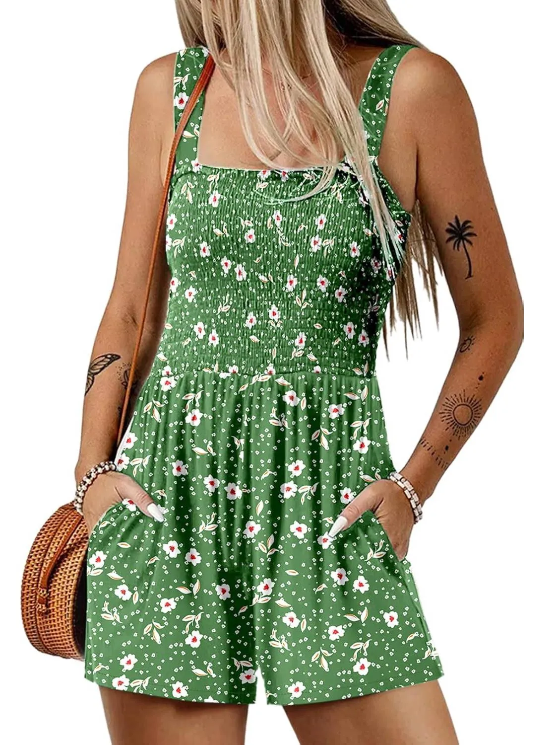 💃Women's Summer Square Neck Sleeveless Loose Casual Short Smocked Romper✨
